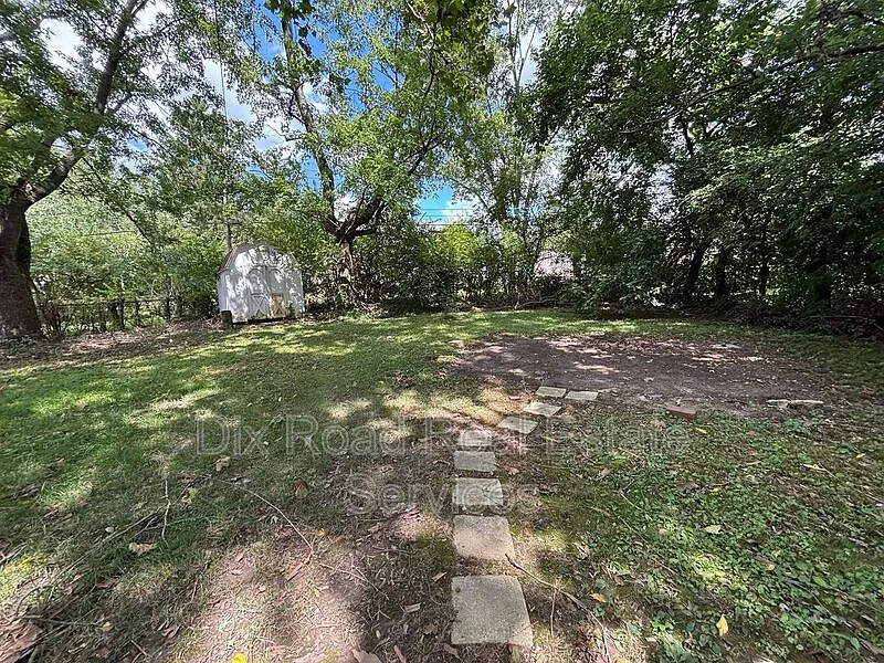 3 bed, 1.0 bath, 984 sqft, $1,195 — Photo 4