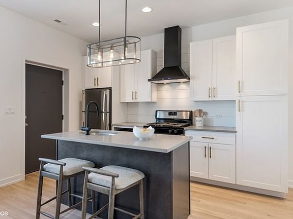 5th image of 1244 W Huron St #1C