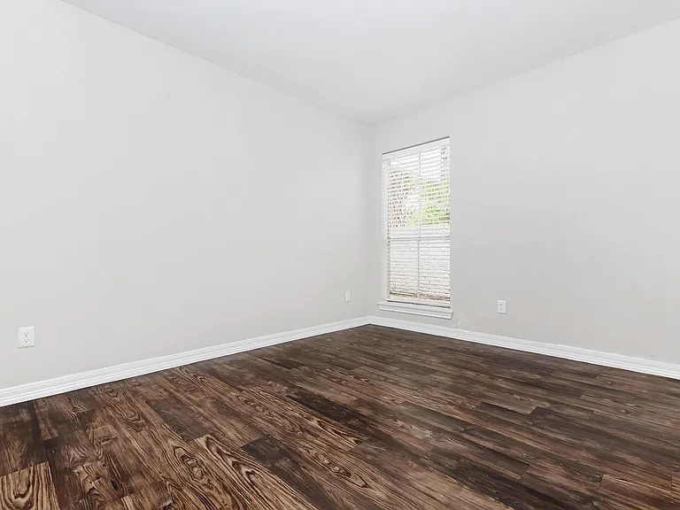 Bayou Park Apartments — Photo 41