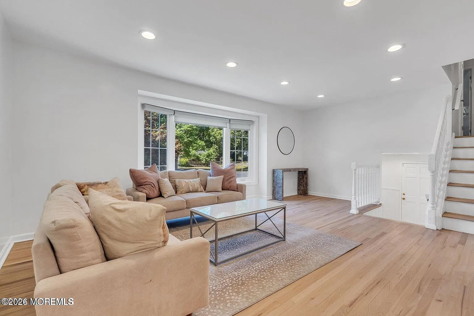 5 bed, 3.5 bath, 2049 sqft, $3,750 — Photo 3