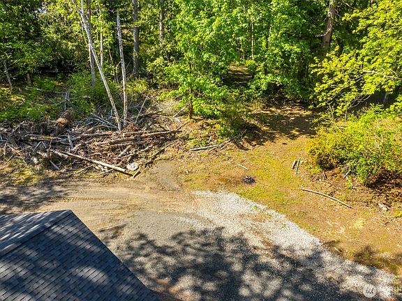 3rd image of 9725 Hunter Point Road NW