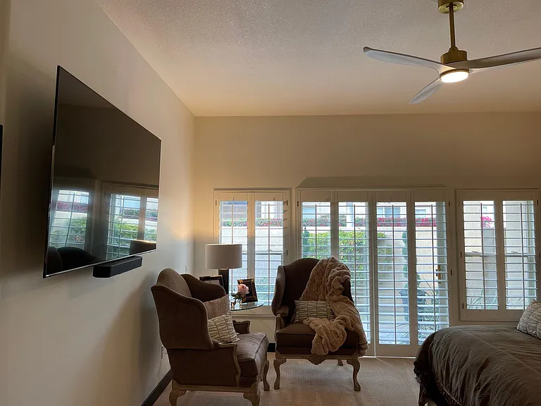 122 Kavenish Dr — Photo 31