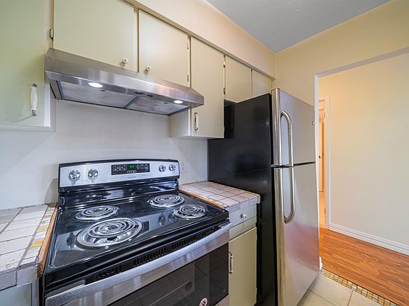 5th image of 4353 Halifax St #403