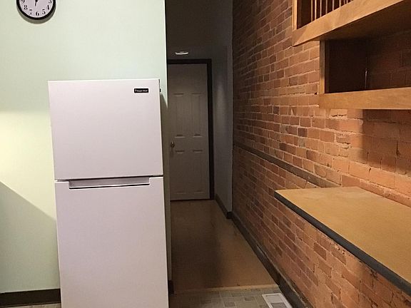 Kitchen & hallway