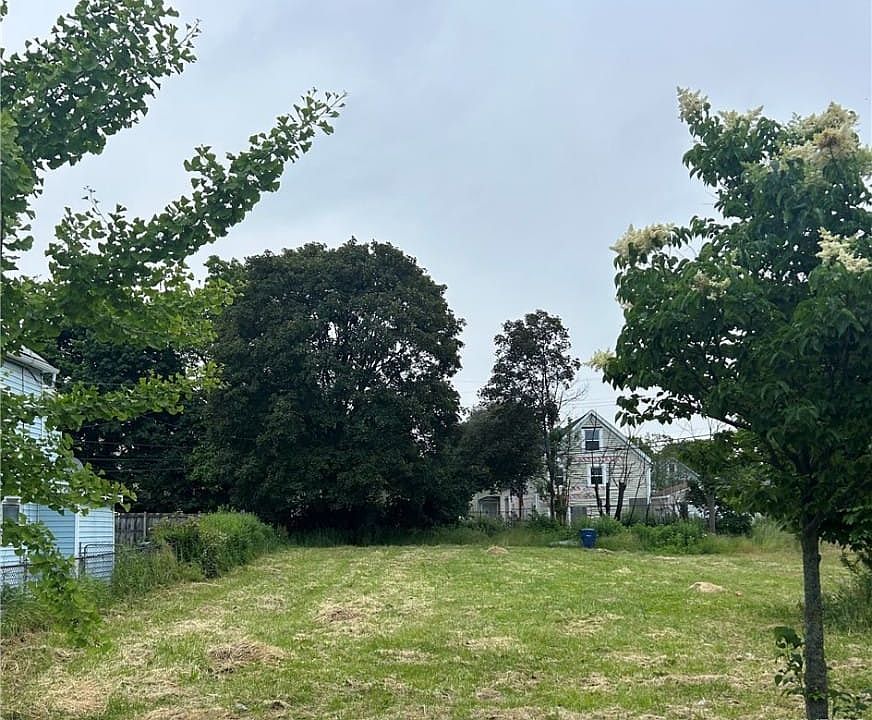 1st image of 431 Busti Ave