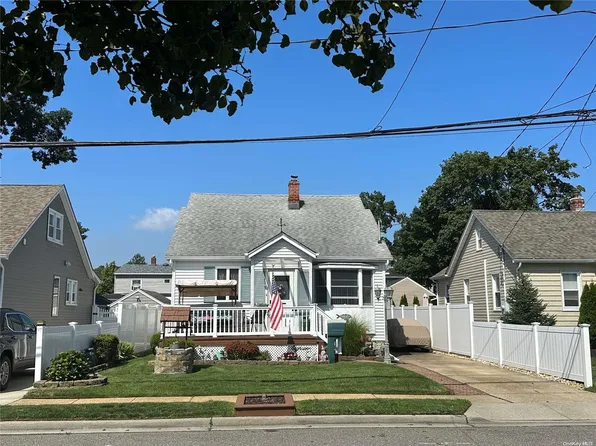 18 Frank Avenue, Bellmore, NY 11710