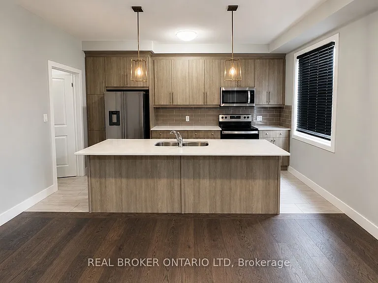 177 Edgevalley Rd #11 — Photo 6