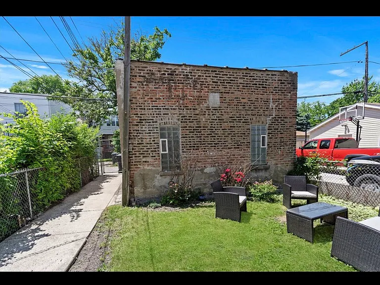 1906 S Lawndale Ave #1 — Photo 8
