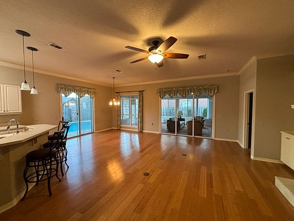 5th image of 1204 Autumn Breeze Cir