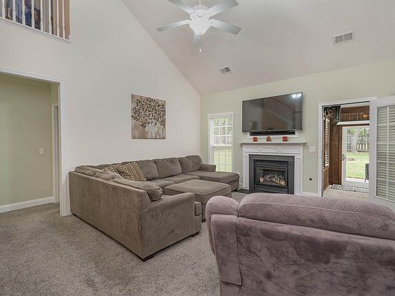 2nd image of 277 Castlebury Dr