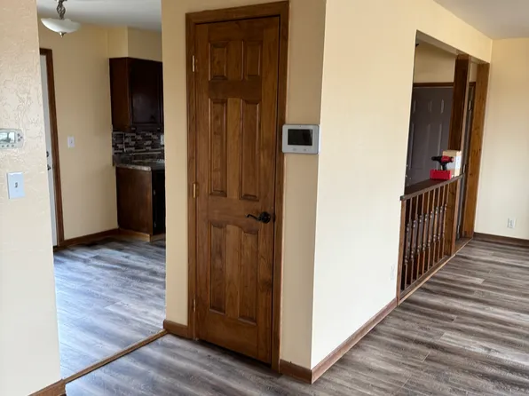 1075 McDougall Dr, Lander, WY 82520