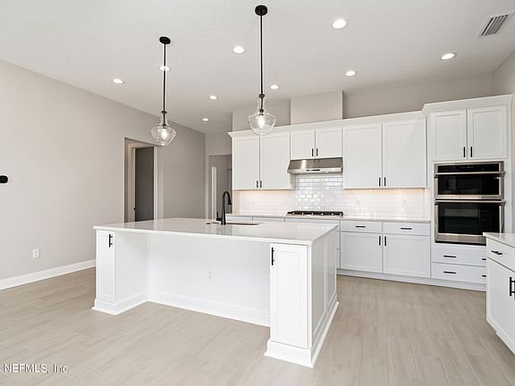 4th image of 349 SILVER PINE Drive