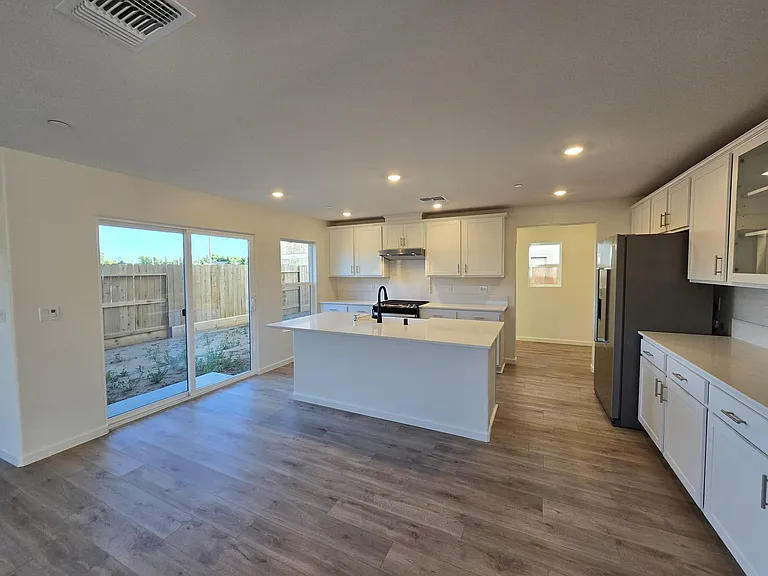 6701 E Nevada Ave — Photo 38