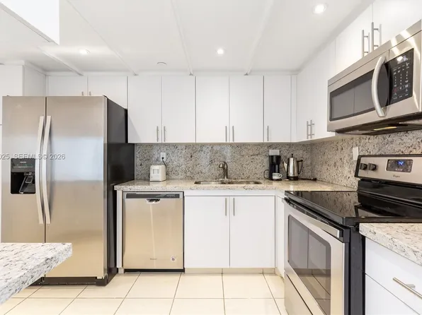 2000 Towerside Ter, Miami, FL