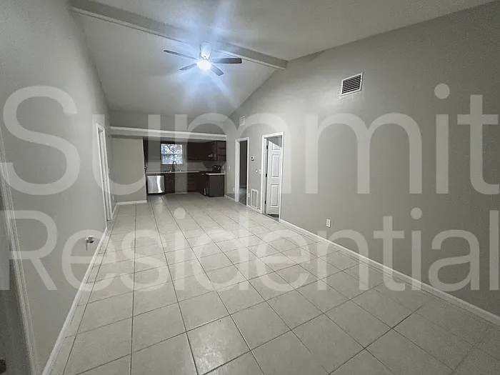 3 bed, 2.0 bath, 1208 sqft, $2,695 — Photo 4