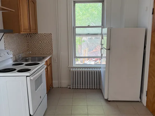 1650 John St APT 1, Fort Lee, NJ 07024