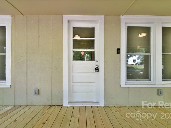 4th image of 1632 W 5th Ave