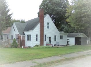 96 Westwood St, Hillsdale, MI 49242