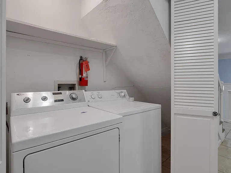 1609 S Gadsden St — Photo 10