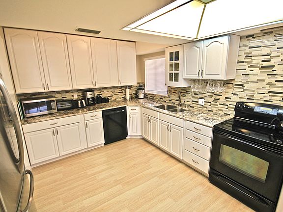 2nd image of 59 Camelot Gardens Blvd APT 210