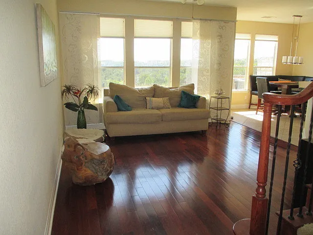 Lakeway Condo in Gated Community — Photo 2