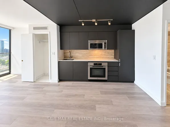 15 Iceboat Ter, Toronto, ON