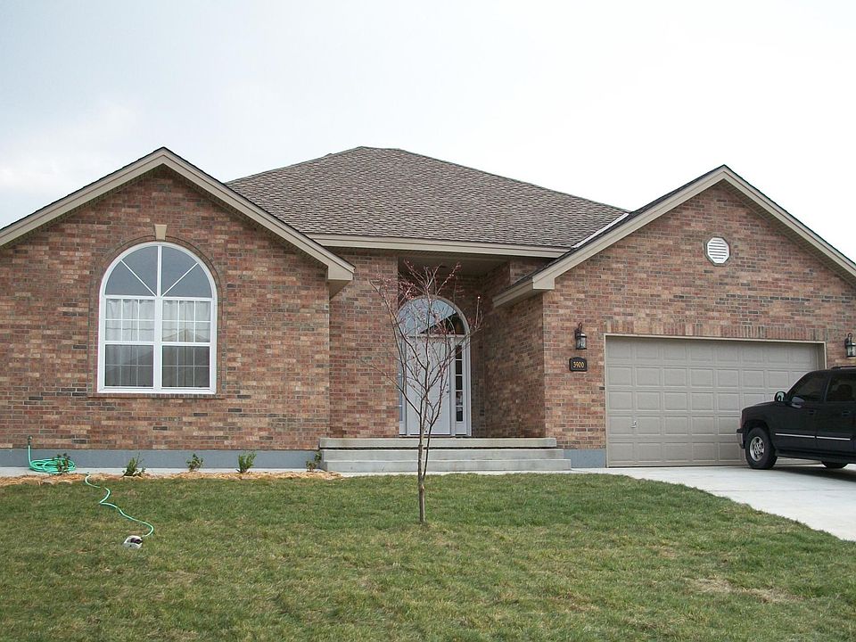 1st image of 3900 SW Briarwood Oaks Dr