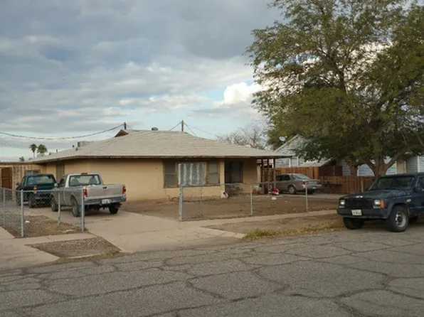 207 W 10th St, Imperial, CA 92251