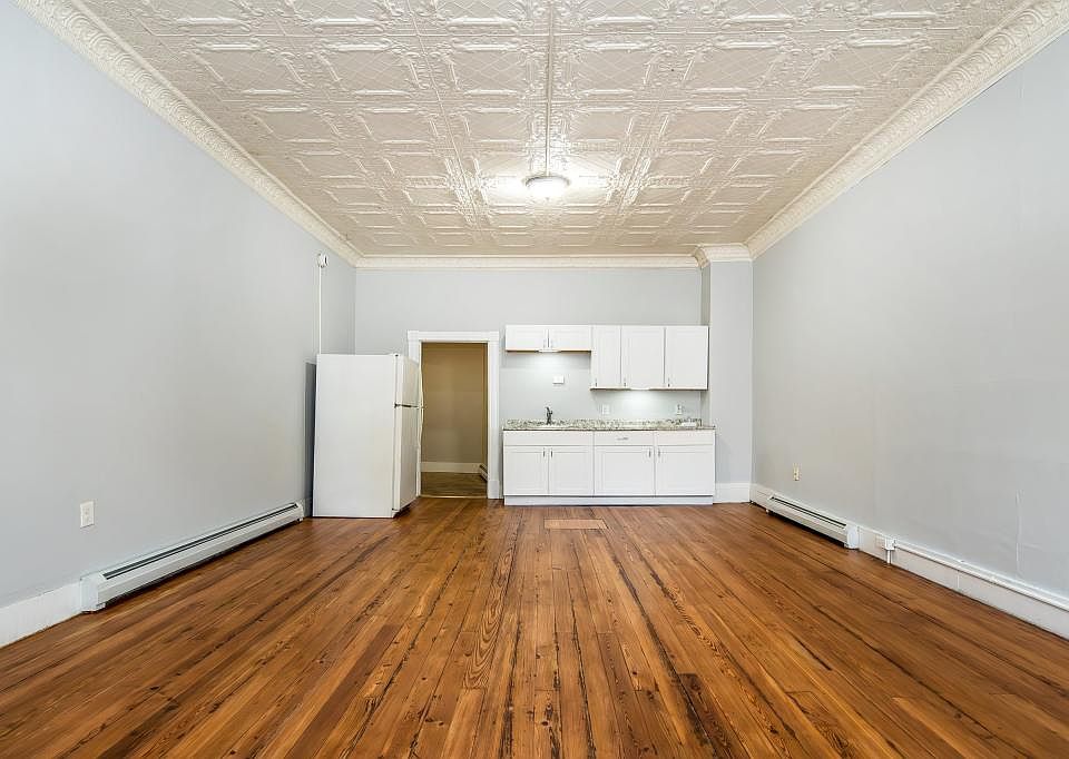 1st image of 230 Marble St #4