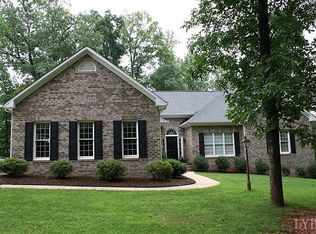 435 Woodland Rd, Appomattox, VA 24522