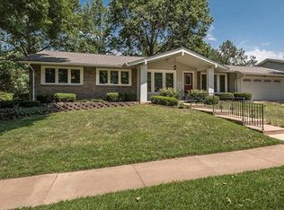 706 Inglestone Ct, Ballwin, MO 63021