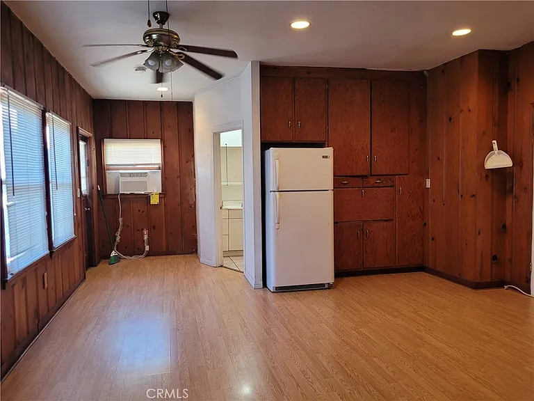 319 E Commonwealth Ave — Photo 6