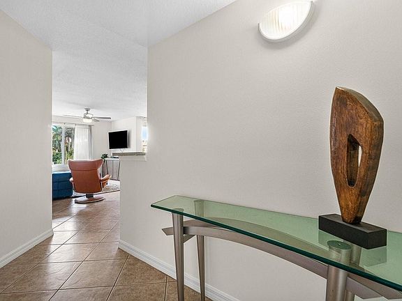 4th image of 316 Villa Circle #316
