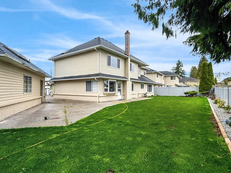 9840 Southgate Pl — Photo 16