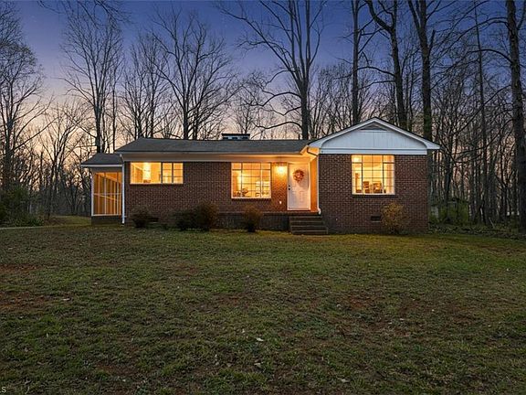 2nd image of 945 Dan Valley Rd