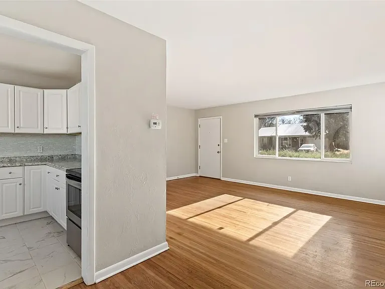 326 W Ramona Ave — Photo 6