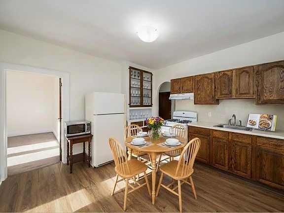4th image of 18 E 51st St #3