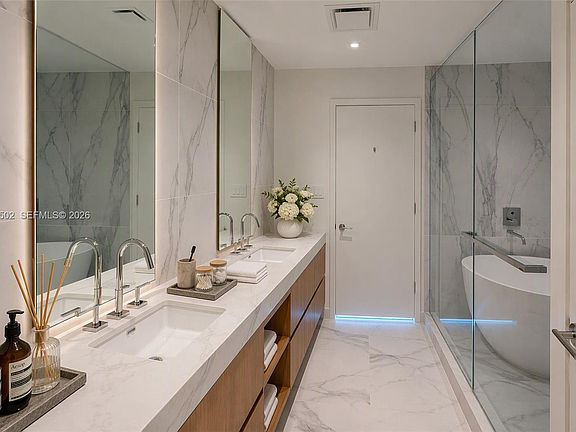 5th image of 1400 Biscayne Blvd #303