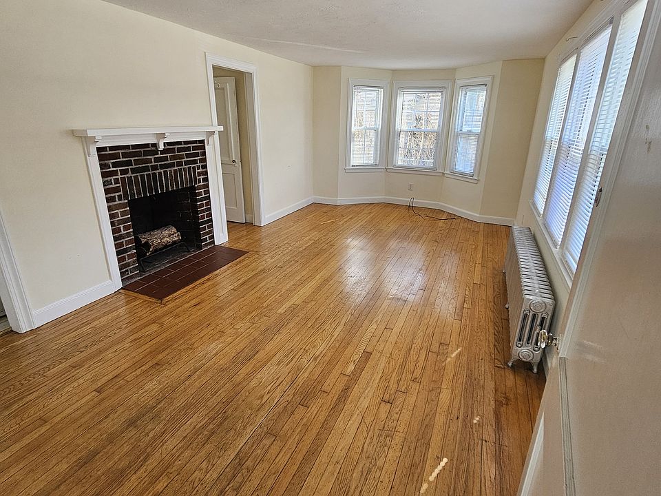 Living room/dining room