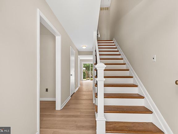 4th image of 115 Stratford Pl SW