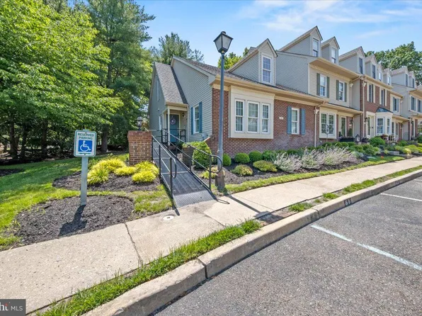 207 Berkshire Way, Marlton, NJ 08053