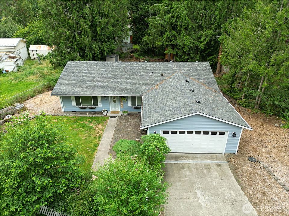 1st image of 140 SE Foxglove Avenue
