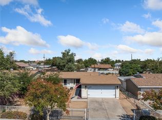 16028 Smoke Tree St, Hesperia, CA 92345