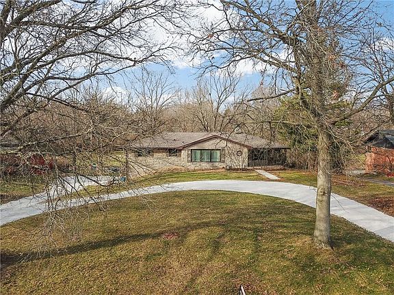 2nd image of 2628 Bluffwood Dr W