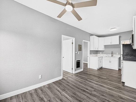 5th image of 2212 Myrtle Ave APT 11