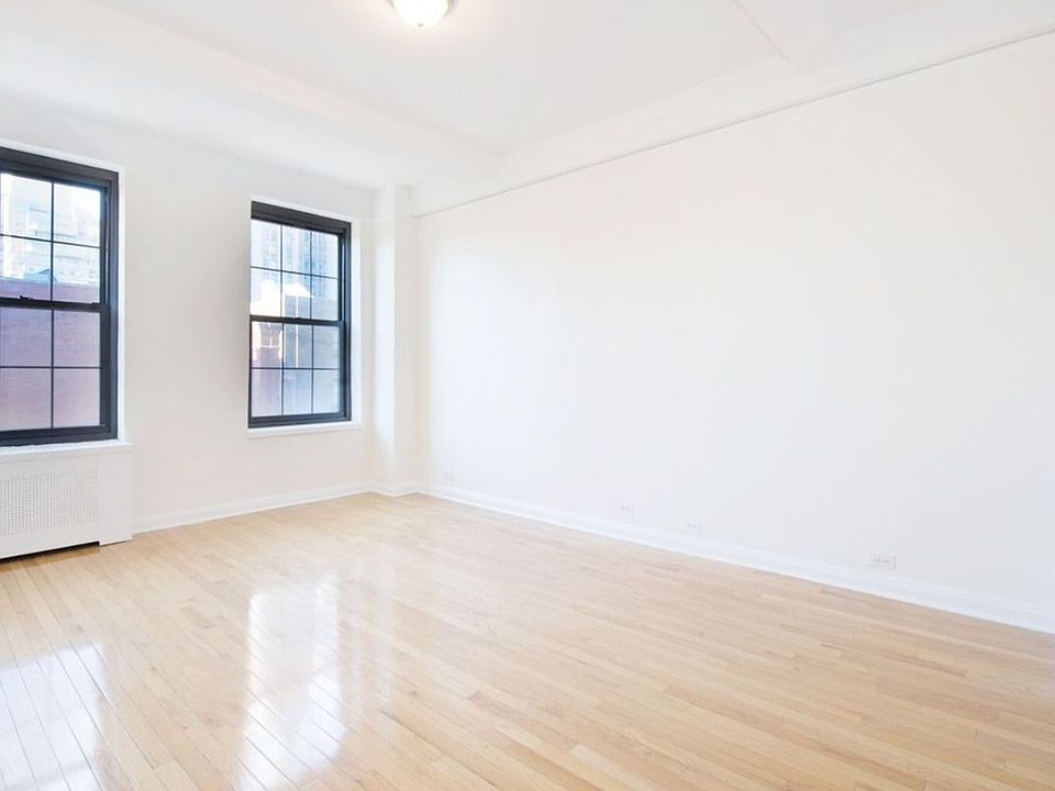 1st image of 1 University Pl APT 6B