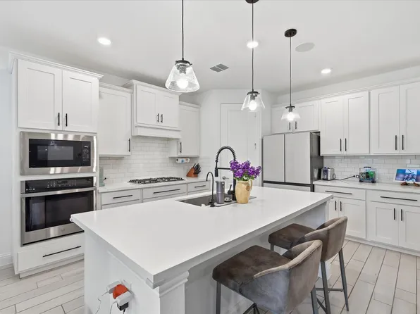 2637 Basswood Dr, Northlake, TX 76226