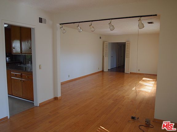 2nd image of 4022 Globe Ave