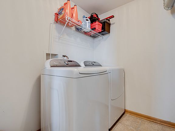 3rd image of 1382 Remington Dr #240-13