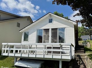 471 Algene Dr, Lake Orion, MI 48362